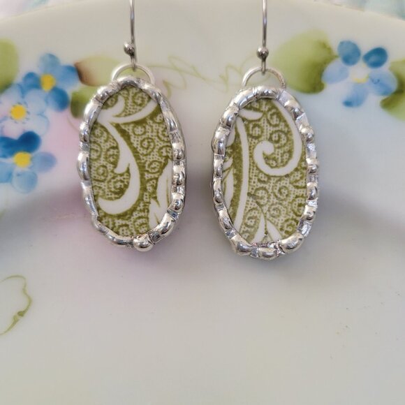 Broken China Green & White Swirl Soldered Earrings - Picture 1 of 4